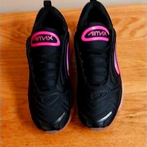 AirMax 720 Blk & Pink size 11